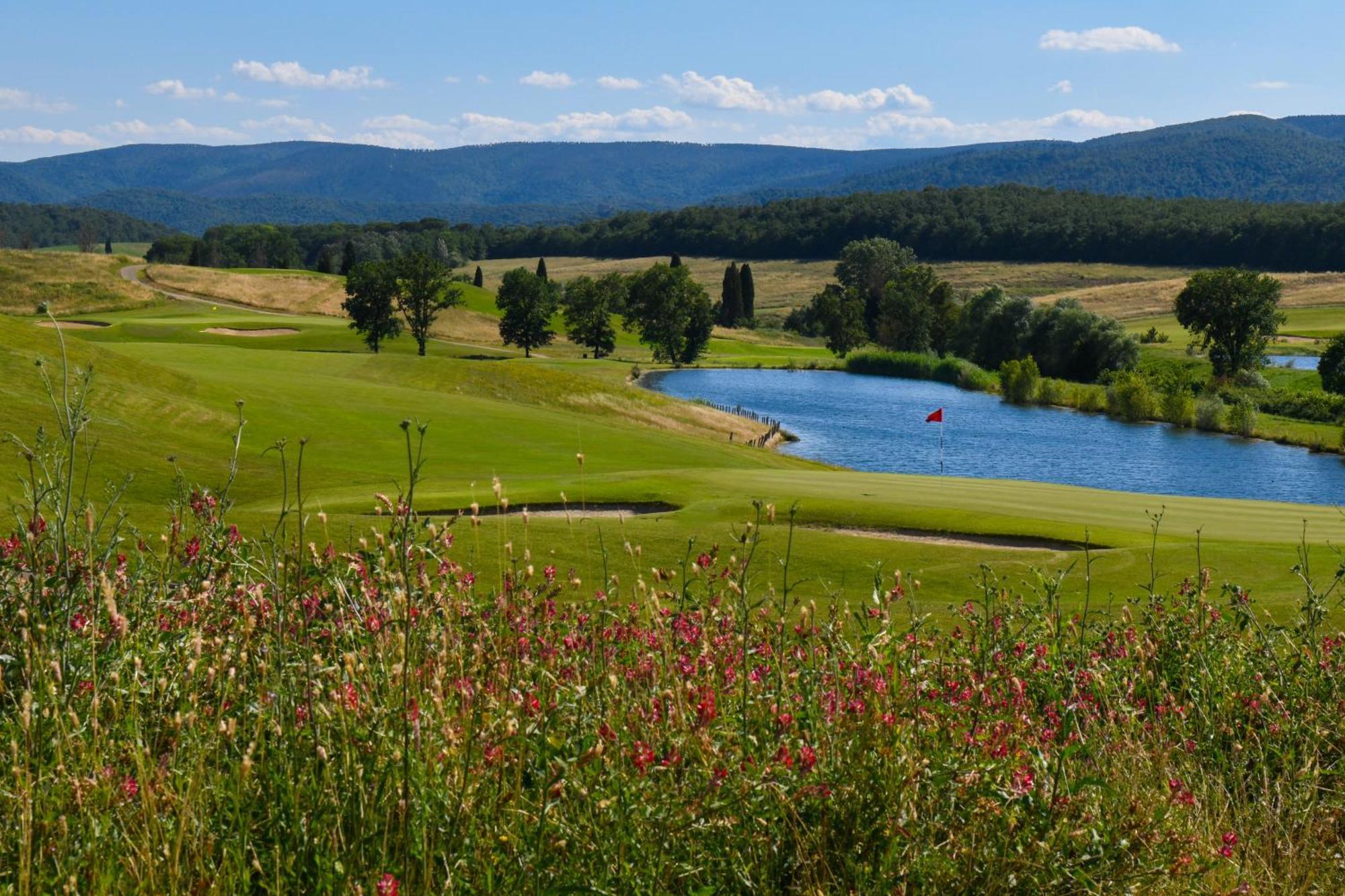 La Bagnaia Golf Resort Eksteriør billede