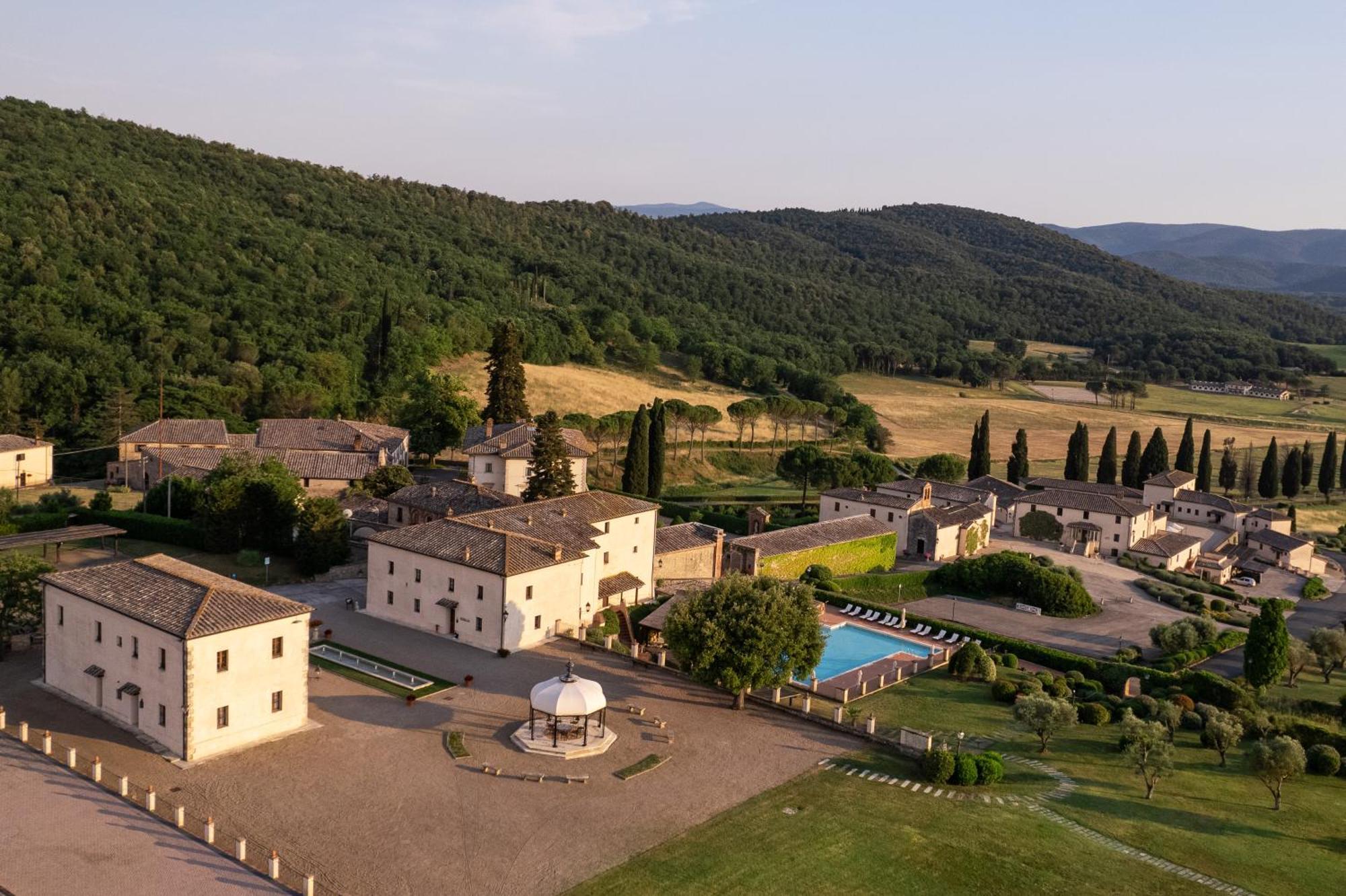 La Bagnaia Golf Resort Eksteriør billede